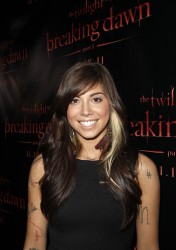 0a2096158323064 Christina Perri   Twilight Saga Concert Tour in Chicago (Nov. 8)   20 HQ high resolution candids